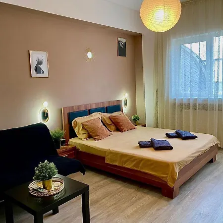 Cozy Caramel Ultracentral Old Town Бухарест