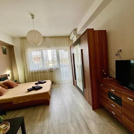 Cozy Caramel Ultracentral Old Town