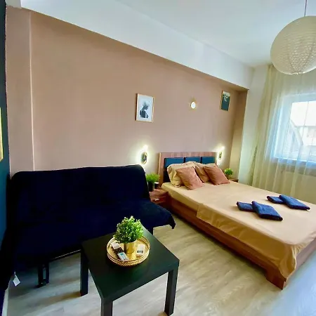Cozy Caramel Ultracentral Old Town Daire